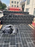 Canal de drainage en HDPE en forme de U, conforme à la norme EN1433, fourni par l'usine, avec plusieurs options de couvercles pour le drainage extérieur