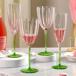 Ensemble de verres <span class=keywords><strong>à</strong></span> <span class=keywords><strong>vin</strong></span> côtelés avec tige verte, gobelets <span class=keywords><strong>à</strong></span> <span class=keywords><strong>vin</strong></span> et flûtes <span class=keywords><strong>à</strong></span> champagne <span class=keywords><strong>à</strong></span> rayures verticales <span class=keywords><strong>vintage</strong></span>, verres <span class=keywords><strong>à</strong></span> boire en forme de fleur - Product Image 4