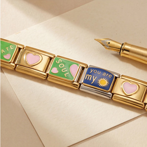Charm a Cuore in Oro e Argento, Modulare Italiano, con Ali Pendenti, 9mm, con Strumento di Apertura per Bracciale Nomination - Product Image 2