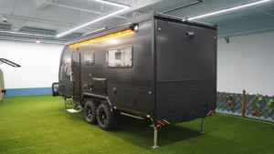 <span class=keywords><strong>Caravane</strong></span> tout-terrain robuste avec double essieu à suspension indépendante, espace garage et système de vie complet - Product Image 6