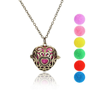 Ruigang 24 design scavato medaglione pendente con ali d'angelo con Aroma di palla diffusore di olio essenziale collana con 6 tamponi di ricarica - Product Image 1