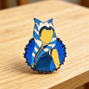 Pin de Solapa Personalizado con Diseño de Dibujos Animados, en Metal Esmaltado Duro con Recubrimiento de Níquel Negro, Ideal para Regalos, Precio de Fábrica - Product Image 4