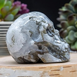 Crânes sculptés en pierre de cristal naturelle en gros, crânes en agate mousse druzy, décoration d'intérieur, cadeau - Product Image 3