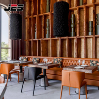 Ensemble de mobilier de restaurant personnalisé J2S Hotel, sièges en banquettes commerciales, table et chaises en bois pour projets d'aménagement intérieur de café moderne