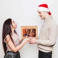 Sac en papier cadeau de luxe personnalisé avec poignée en ruban et fenêtre pour emballage de vêtements de boutique, cadeaux de mariage et de fête, avec logo