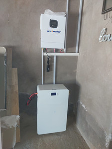 8KW Hybrid OFF GRID Sistema <span class=keywords><strong>solar</strong></span> 8000W 48V DC a 220V AC Solución de energía confiable y eficiente - Product Image 2