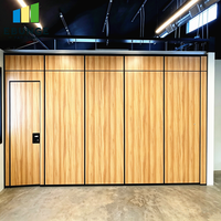 Cloison amovible en aluminium noir avec finition bois pour bureau et restaurant