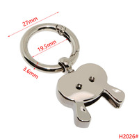 Porte-clés de voiture en métal en cuir pour hommes femmes Logo personnalisé Fermoir à ressort Porte-clés lapin Vente directe d'usine Présent Accessoires de voiture
