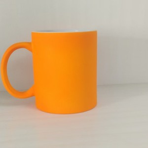 Taza de Cerámica Fluorescente Personalizable con Asa Redonda, Sublimada, para Regalos Empresariales - Product Image 2