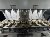 Machine de gravure et de dégrossissage CNC motorisée automatique à 8 axes, broche BT40, haute précision 0,001 mm, garantie 1 an, CE