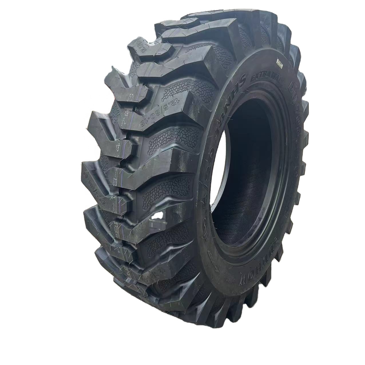 Tires for JCB Durable Backhoe and Loader Solutions