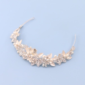 Nuovo Arrivo: Elegante Fascia per Capelli con Fiori e Foglie in Cristallo per Matrimoni, Balli e Compleanni - Accessori per Capelli Personalizzabili - Product Image 6