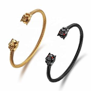 Brazalete Vikingo de la Serie de Runas Vikingas, Martillo de Thor, Nudo Irlandés, Brazalete Vikingo Chapado en Oro, Nudo Celta Irlandés Nórdico Personalizado - Product Image 3