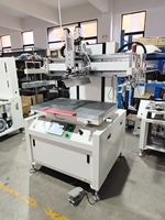 Machine d'impression sérigraphique UV automatique à feuille froide 700*1000mm pour carton avec logo doré en relief