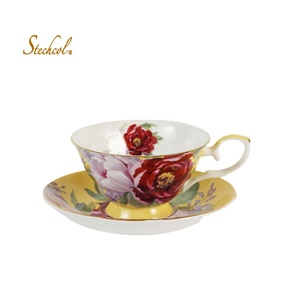 طقم فنجان وصحن قهوة بتصميم الزهور من Stechcol، مصنوع من الخزف الصيني الجديد (New Bone China)، مناسب للشاي والقهوة واللاتيه وقابل للتخصيص - Product Image 2