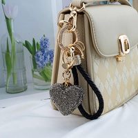 Llavero de Lujo con Corazón Brillante Elite Choice para Bolsos de Boutique, Envío Rápido, Listo para Enviar