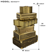 Coffret à bijoux de luxe vintage en forme de valise dorée pour bureau à domicile et hôtel, avec tiroirs personnalisables en laiton poli et systèmes de verrouillage sécurisés