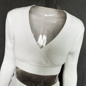 Q21128 zarif <span class=keywords><strong>2</strong></span>-Piece kadın giyim seti düğme yakın derin V boyun uzun kollu yarı kırpma üst örme yarık etek Bodycon - Product Image 3