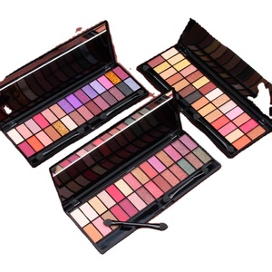 Ingredientes seguros y orgánicos al por mayor, fácilmente aceptados por los principiantes de maquillaje, una espléndida paleta de maquillaje de regalo - Product Image 1