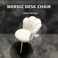 Chaise Dest moderne avec pieds en métal