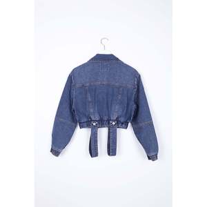 Veste en jean à bretelles inversées pour femmes, style unique - Product Image 1