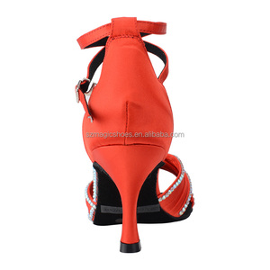 <span class=keywords><strong>Scarpe</strong></span> <span class=keywords><strong>da</strong></span> <span class=keywords><strong>ballo</strong></span> in latino rosso personalizzate per donna sandali <span class=keywords><strong>da</strong></span> sala strass - Product Image 3