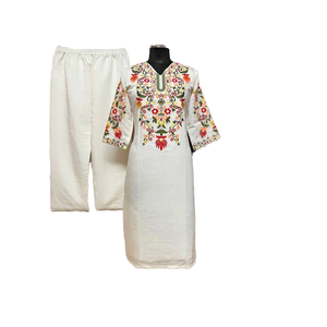 ชุดเสื้อและล่างขนาด XL สวยสำหรับผู้หญิงพร้อมงานปักด้าย - Product Image 1