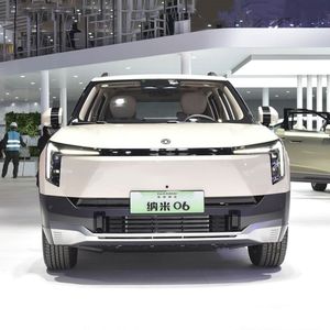 Dongfeng Nami 06 Nouveau SUV <span class=keywords><strong>5</strong></span> portes <span class=keywords><strong>5</strong></span> places 100% électrique avec boîte de vitesses automatique, régulateur de vitesse et sièges en cuir, intérieur foncé - Product Image 5