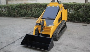 Umweltfreundlicher YZ-T750 Kompaktlader - Dieselbetrieben 20-25PS Hochleistung 1 Jahr Garantie 0,15m³ Schaufelkapazität für Industriezwecke - Product Image 4