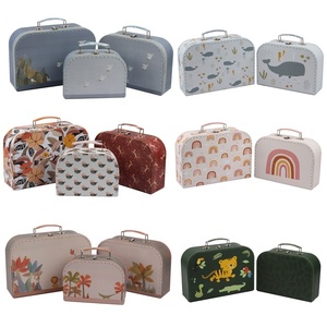 Campionatura Gratuita - Scatola Regalo per Neonati in <span class=keywords><strong>Cartone</strong></span> con Manico, Design di Lusso, Personalizzabile con Logo, per Giocattoli e Vestiti - Vendita all'Ingrosso - Product Image 1
