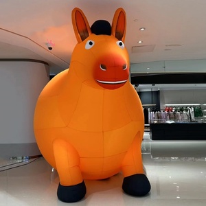 Rhino rose gonflable avec cornes amusantes pour les magasins éphémères, les centres commerciaux, les musées, les espaces de divertissement familial, les événements pour enfants - Product Image 2