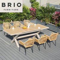Ensemble de table et de chaises en bois plastique moderne pour l'extérieur, table extensible longue, imperméable, meubles de jardin en gros, directement de l'usine