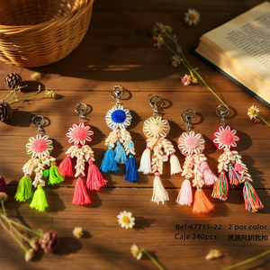 Portachiavi in Stile Etnico, 2 Pezzi per Colore, Scatola da 240 Pezzi, Ciondolo Decorativo Multicolore con Nappa - Product Image 1