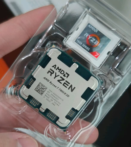 معالج سطح المكتب AMD Ryzen 7 7800X3D GHz 8 Core 16 Thread للألعاب والتحرير - Product Image 3
