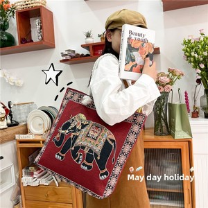 Sac à bandoulière pour femme en PU brodé d'éléphants de style ethnique avec fermeture éclair, deux poignées, grande taille, été <span class=keywords><strong>2023</strong></span>, sangle en jute - Product Image 4