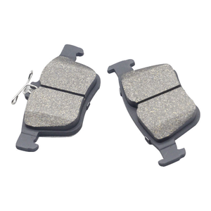 Plaquettes de frein à disque arrière en céramique SUTEKI Emark R90 NAO D1761 OE 5Q0698451C pour VW Touran - Product Image 1