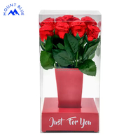 Rote Folienverpackte Feste Rosenförmige Schokoladenstrauß-Box Transparente Geschenkbox Valentinstagsgeschenk Schokolade für Nachmittagstee