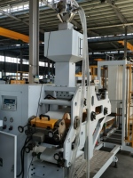 Nouvelle conception électrique 200-500mm largeur étroite fente à double revêtement machine de revêtement adhésif thermofusible pour bande de recouvrement de couverture de sable