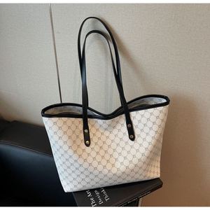 Hot Sale Lady's PU Handbag Large Capacity Leather Tote <b>Bags</b> for Outdoor Travel <b>Working</b> Shopping - Product Image 2