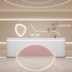 Mobilier <span class=keywords><strong>de</strong></span> salon <span class=keywords><strong>de</strong></span> <span class=keywords><strong>beauté</strong></span> <span class=keywords><strong>haut</strong></span> <span class=keywords><strong>de</strong></span> <span class=keywords><strong>gamme</strong></span> Table <span class=keywords><strong>de</strong></span> réception <span class=keywords><strong>de</strong></span> grande taille Comptoir <span class=keywords><strong>de</strong></span> caisse moderne <span class=keywords><strong>de</strong></span> luxe avec éclairage - Product Image 4