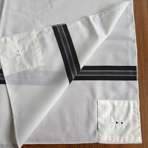 Katan 100% laine avec rayure noire, col en V et 2 trous dans un design uni, taille 24 # - Product Image 5
