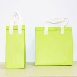 กระเป๋าเก็บความเย็นแบบพกพาพิมพ์โลโก้บริษัทจีนราคาถูกสั่งทำได้ - Product Image 1