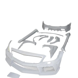 Kit carrosserie en fibre de carbone VITT pour Mercedes-Benz W218 : pare-chocs avant/arrière, jupes latérales, spoiler avant, diffuseurs d'ailes avant/arrière - Product Image 6