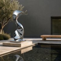 Sculpture abstraite torsadée en acier inoxydable sur mesure pour extérieur, surface miroir hautement réfléchissante, statue d'art métallique pour place commerciale