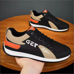 Nouvelles chaussures fermées respirantes en maille à lacets antidérapantes pour hommes, style rétro sportif, semelle épaisse, chaussures de sport décontractées, chaussures de course pour papa - Product Image 4
