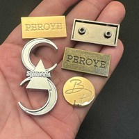 Etiquetas Metálicas Personalizadas con Logotipo para Bolsos, Placas de Metal con Nombre Estampado para Bolsos de Mano, Aleación de Zinc