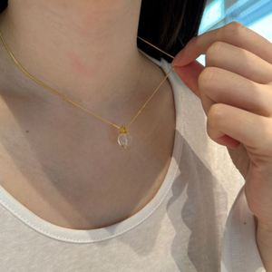 Collar con Colgante de Cristal Blanco Natural Lotus, Cadena de Eslabones Chapada en Oro de 18K y Plata de Ley 925, Diseño Único Dylam, Zirconia 5A - Product Image 2