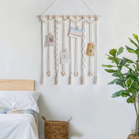 Décoration murale bohème faite à la main, macramé, support photo, guirlande de perles en bois, collage, clips pour cadre photo, personnalisé