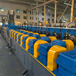 Machine de profilage à froid pour rayonnages d'entrepôt, machine à colonnes pour étagères verticales avec perforation, profilage de poutres en U pour rayonnages - Product Image 3