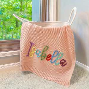 Mantas de Algodón Puro Bordadas Personalizadas, Manta de Ganchillo con Nombre Tejido para Bebés, para Baby Shower y Cumpleaños Infantiles - Product Image 1